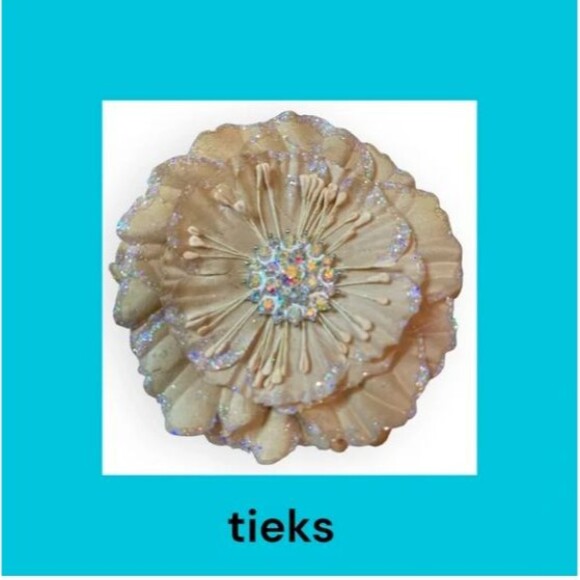 Tieks Flower, Champagne Flower, Box Topper, Flower Design - Picture 1 of 3